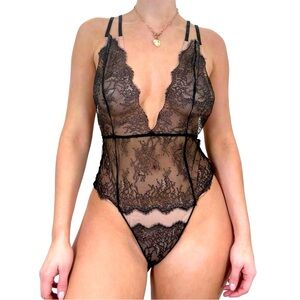 Vintage Victoria’s Secret black eyelet lace peekaboo very sexy bodysuit top Lg